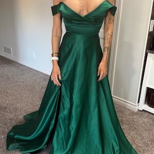 Emerald Off-Shoulder Prom Dress size 4 brand new